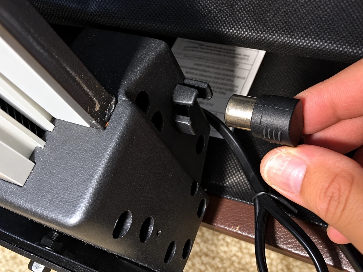 Motor cable connection